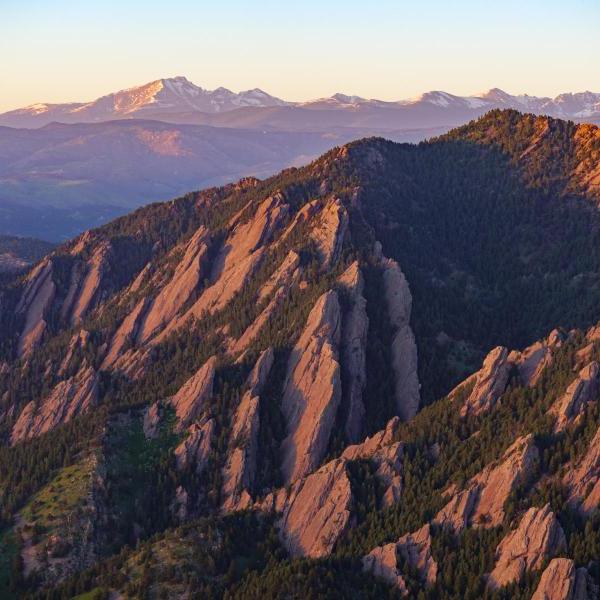 flatiron山脉鸟瞰图